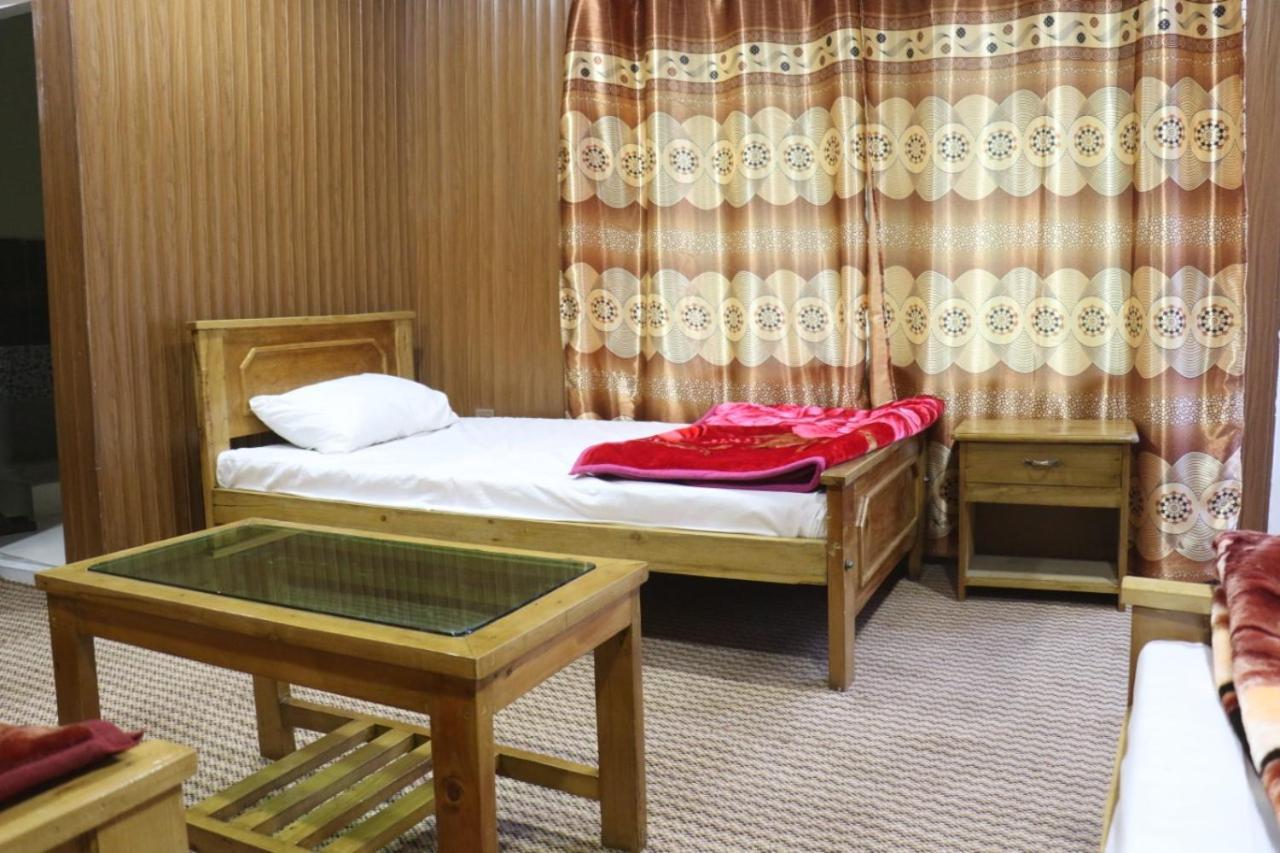 Golden Peak Guest House Gilgit Zewnętrze zdjęcie